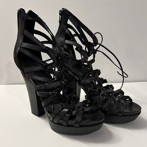 Kenneth Cole black strappy women’s heel